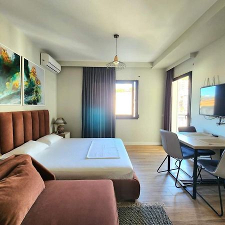 סרנדה Flori Apartments מראה חיצוני תמונה