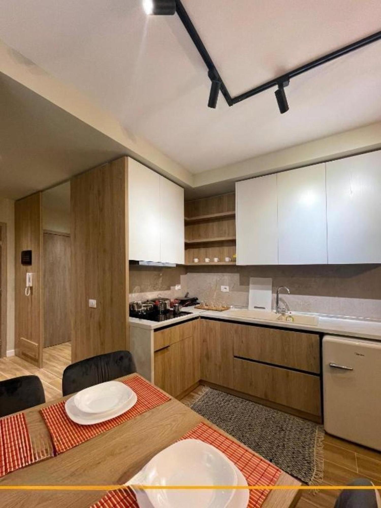 סרנדה Flori Apartments מראה חיצוני תמונה