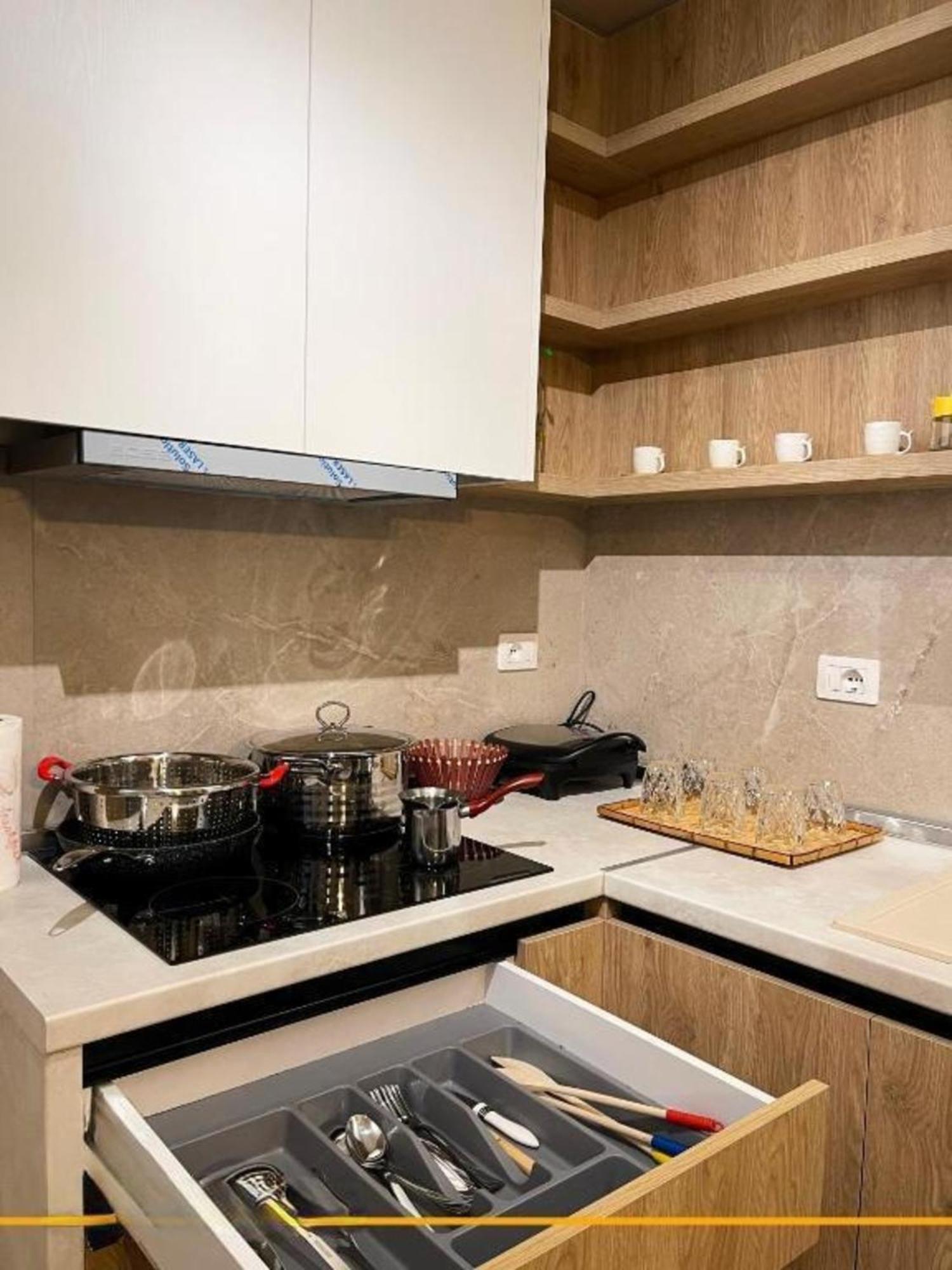 סרנדה Flori Apartments מראה חיצוני תמונה