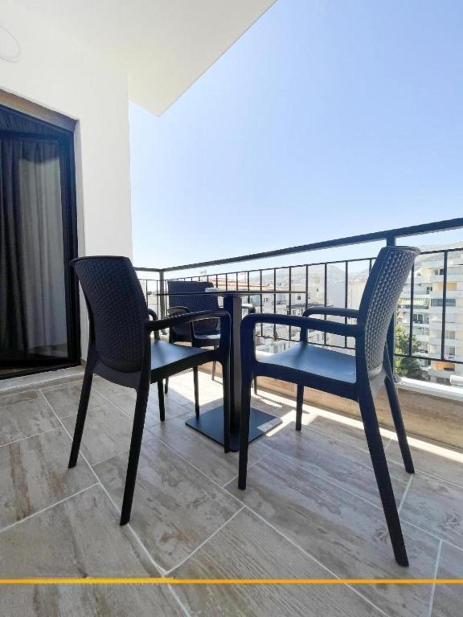 סרנדה Flori Apartments מראה חיצוני תמונה
