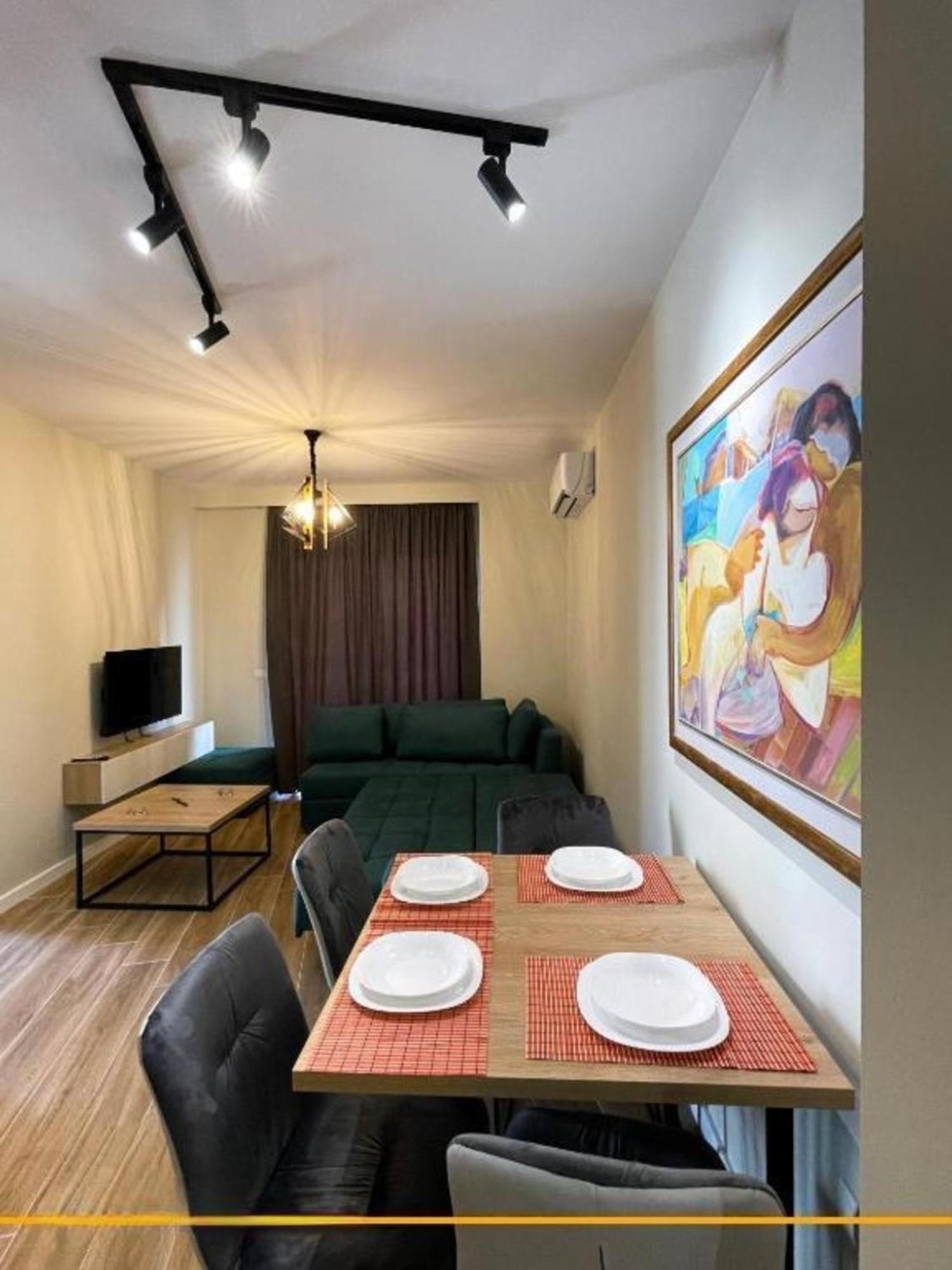 סרנדה Flori Apartments מראה חיצוני תמונה