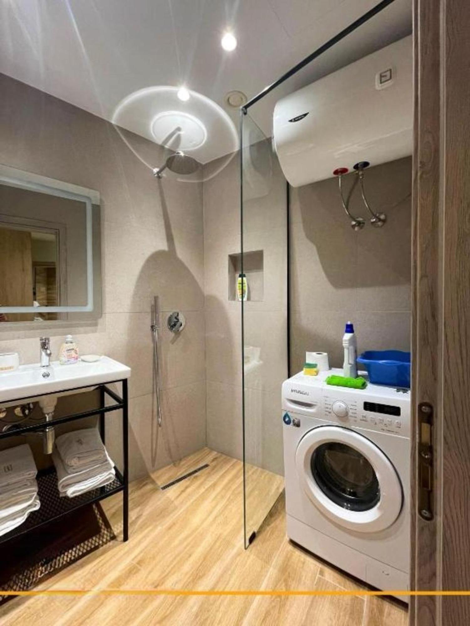 סרנדה Flori Apartments מראה חיצוני תמונה