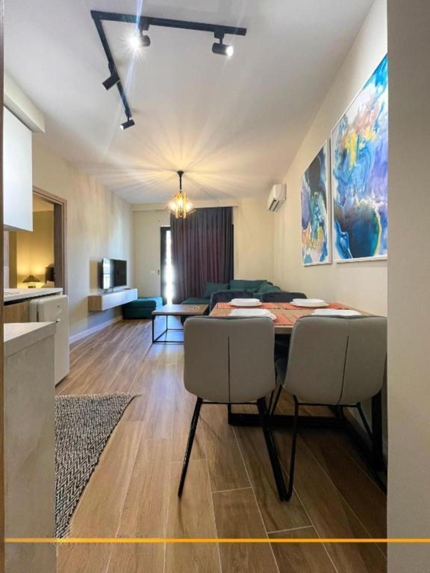 סרנדה Flori Apartments מראה חיצוני תמונה