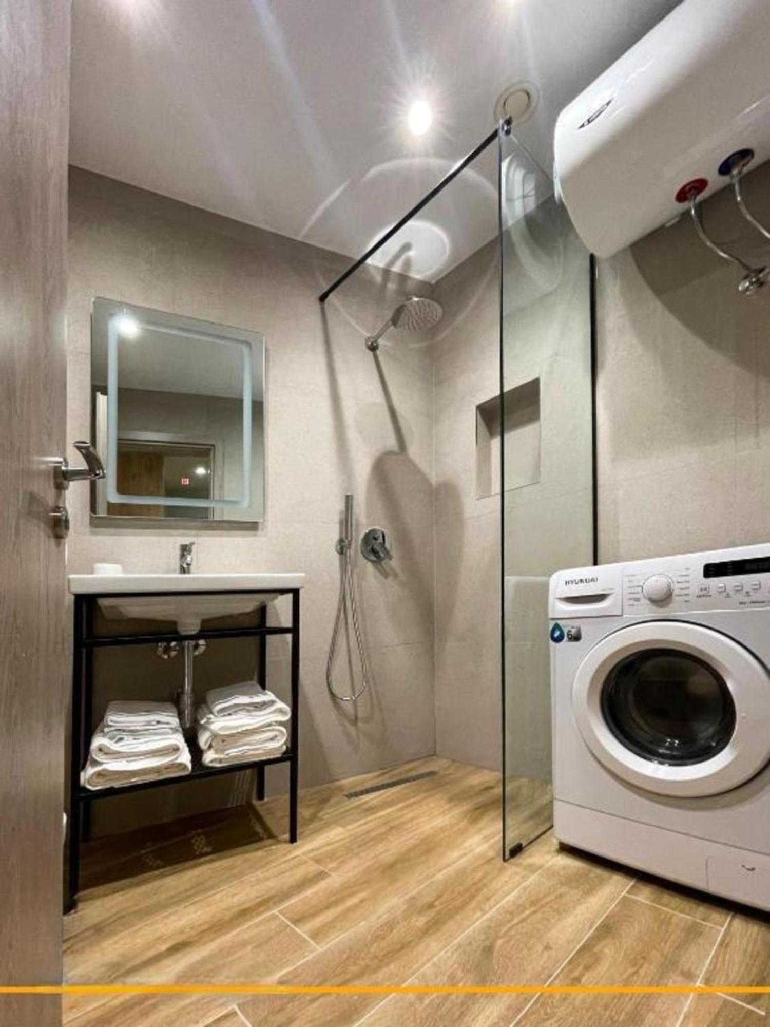 סרנדה Flori Apartments חדר תמונה